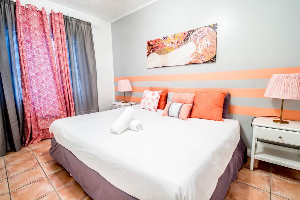 Ocean Walk Apartments Miami Beach Esterno foto